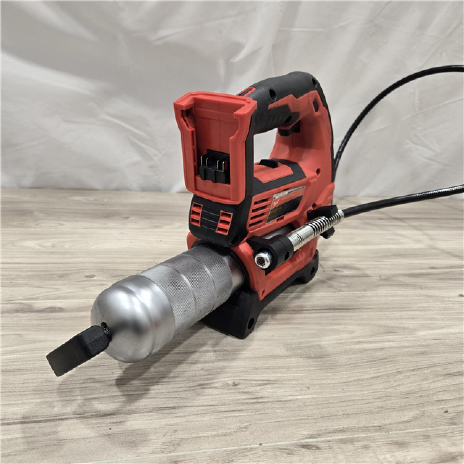 AS-IS Milwaukee M18 18V Cordless Grease Gun 2-Speed (Tool-Only)