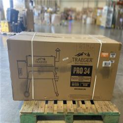 DALLAS LOCATION - Traeger Pro Series 34-Pellet Grill and Smoker in Bronze Cooking Area in Black