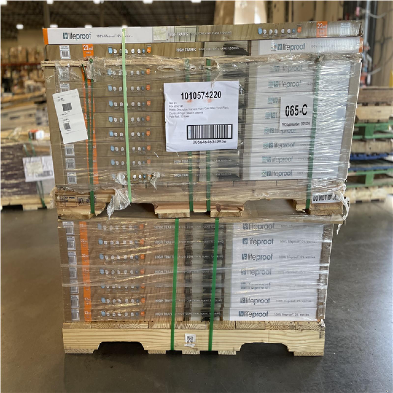 DALLAS LOCATION- LIFEPROOF MIXED FLOORING PALLET FRESH & HARVEST OAK