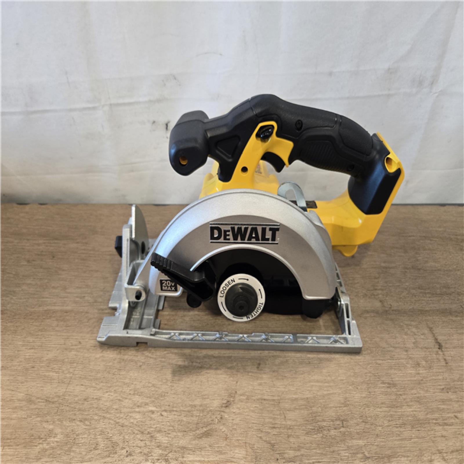AS-IS DEWALT 6-1/2'' 165MM CIRCULAR SAW (Tool-Only)