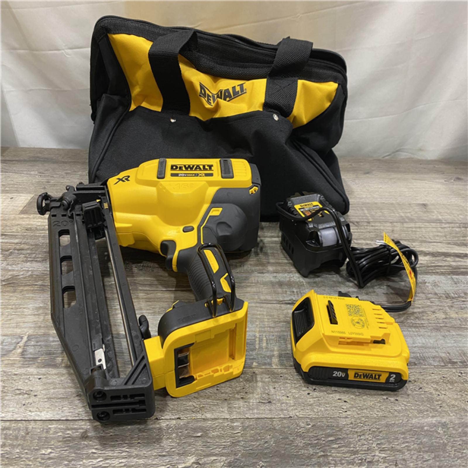 AS-IS DEWALT 20V MAX XR 16-Gauge Electric Cordless Angled Finishing Nailer Kit