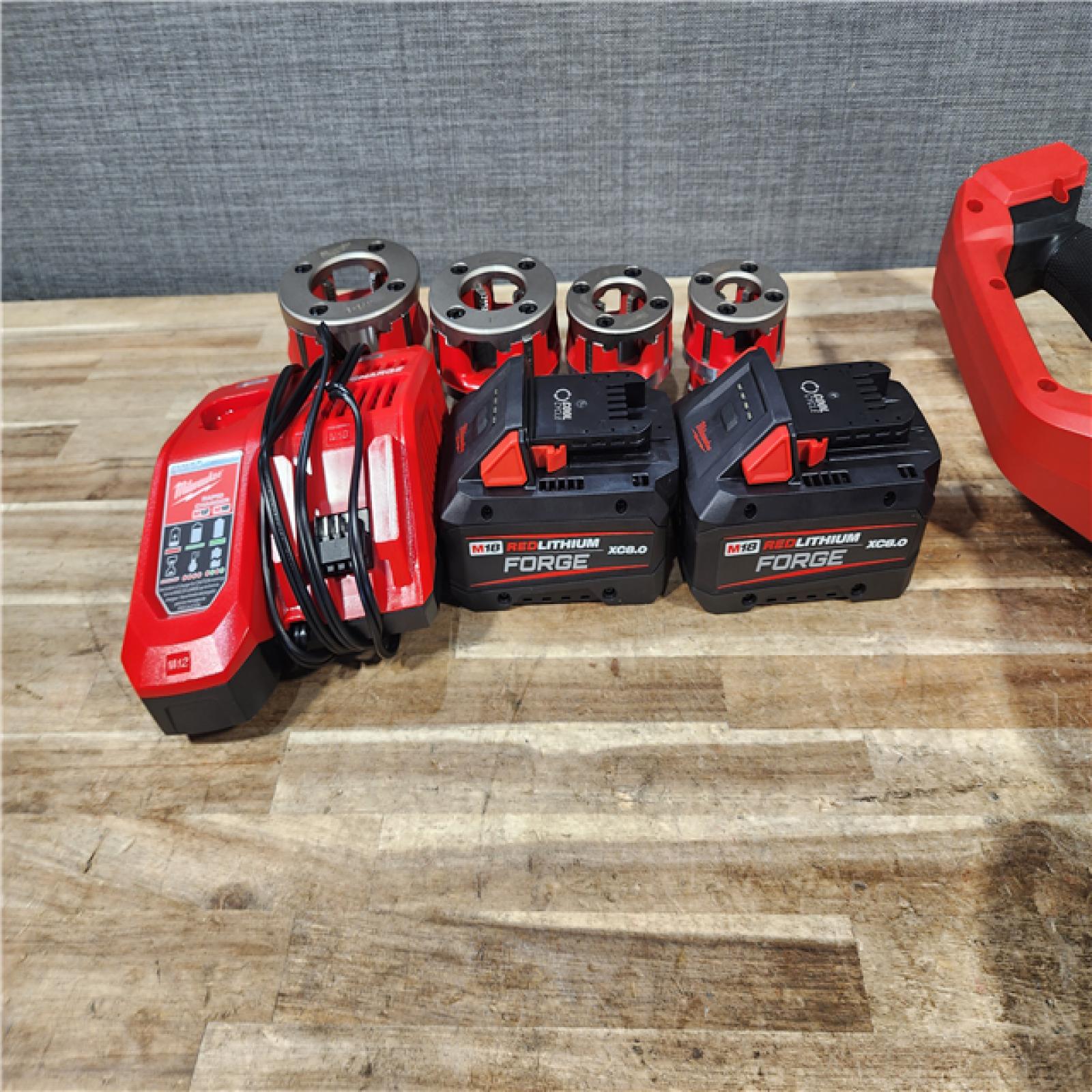 HOUSTON LOCATION - AS - IS Milwaukee 2870-22 M18 18V FUEL Cordless Compact Pipe Threader W/ ONE KEY Kit