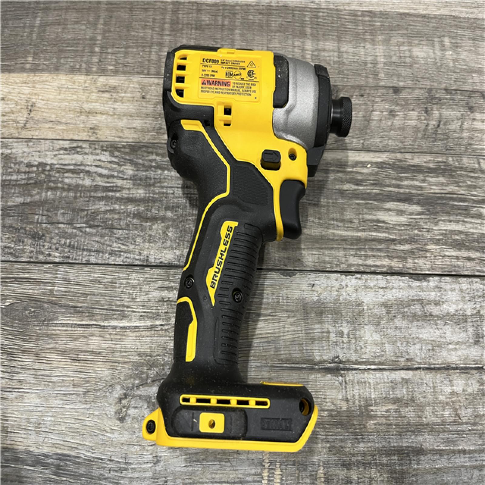 AS-IS DEWALT Atomic 20V Max Lithium-Ion Brushless Cordless Compact 1/4 in. Impact Driver Kit