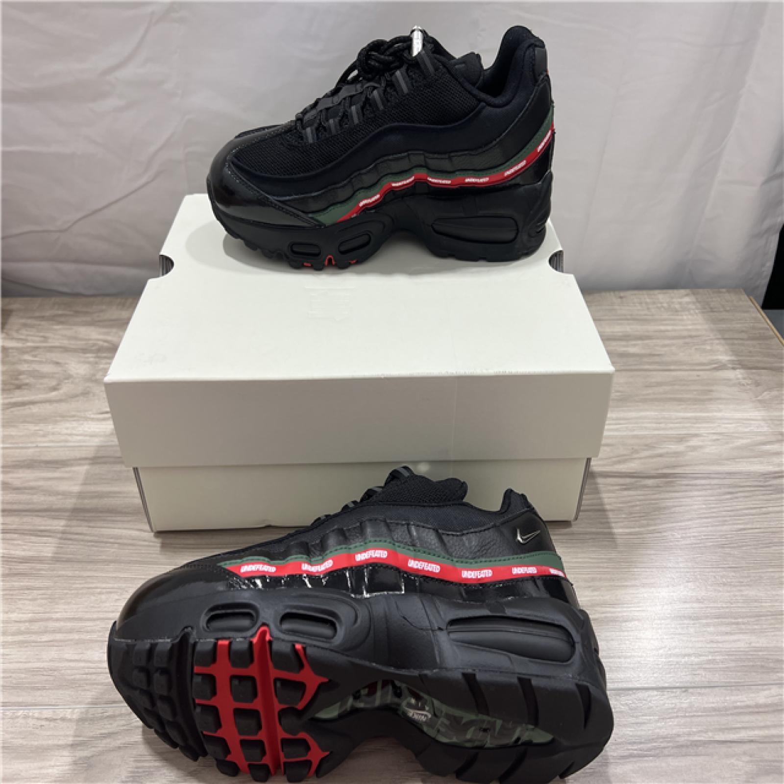 Men's Undefeated x Nike Air Max 95 - Black Metallic Silver SZ 10.5