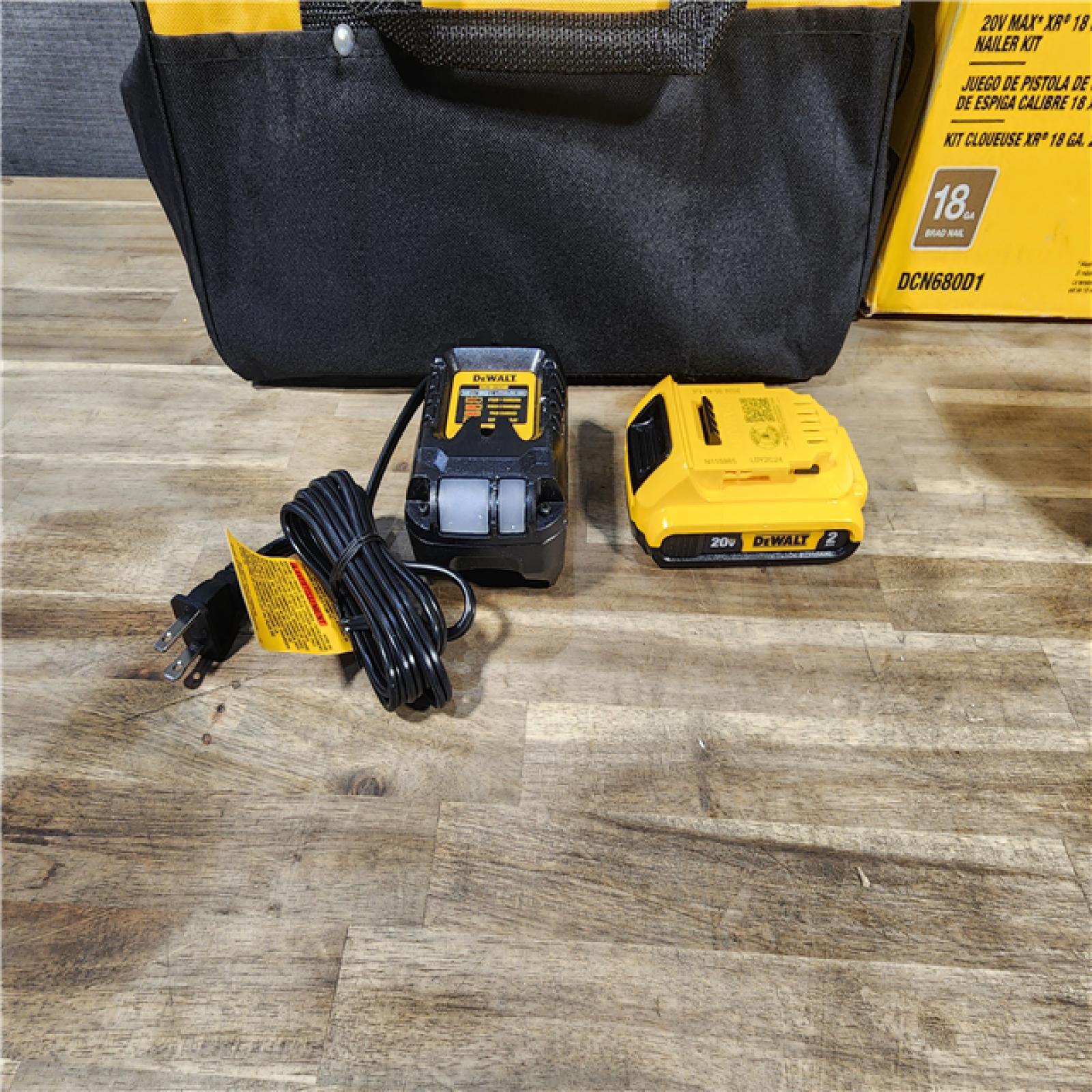 HOUSTON LOCATION - AS-IS DEWALT 20V MAX XR 18 Gauge Brad Nailer Kit