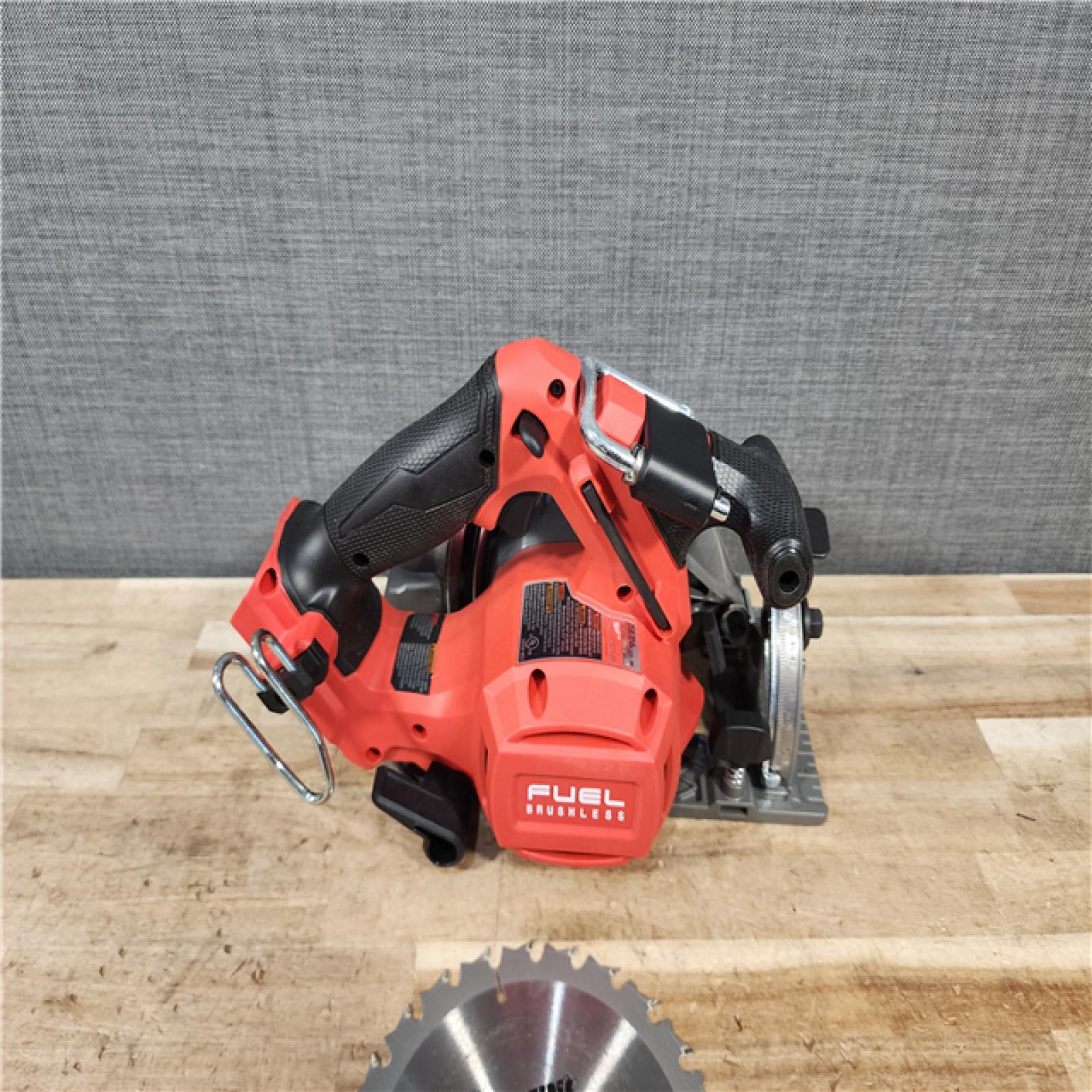HOUSTON LOCATION - AS - IS Milwaukee FUEL 18V Lithium-Ion Brushless Cordless 6-1/2 in. Circular Saw (Tool-Only)