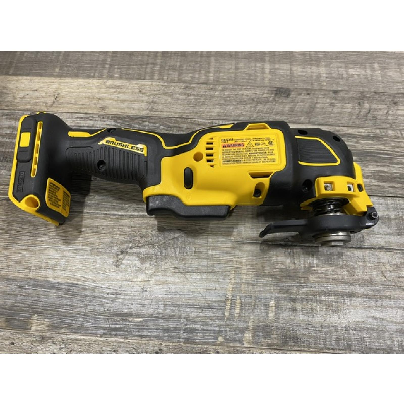 AS-IS DEWALT ATOMIC 20V MAX Cordless Brushless Oscillating Multi Tool Kit