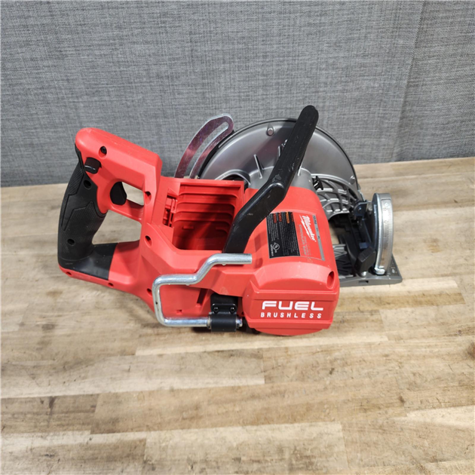 HOUSTON LOCATION - AS-IS Milwaukee 2830-20 Rear Handle Circular Saw M18 FUEL 7-1/4 Cordless Brushless Tool Only