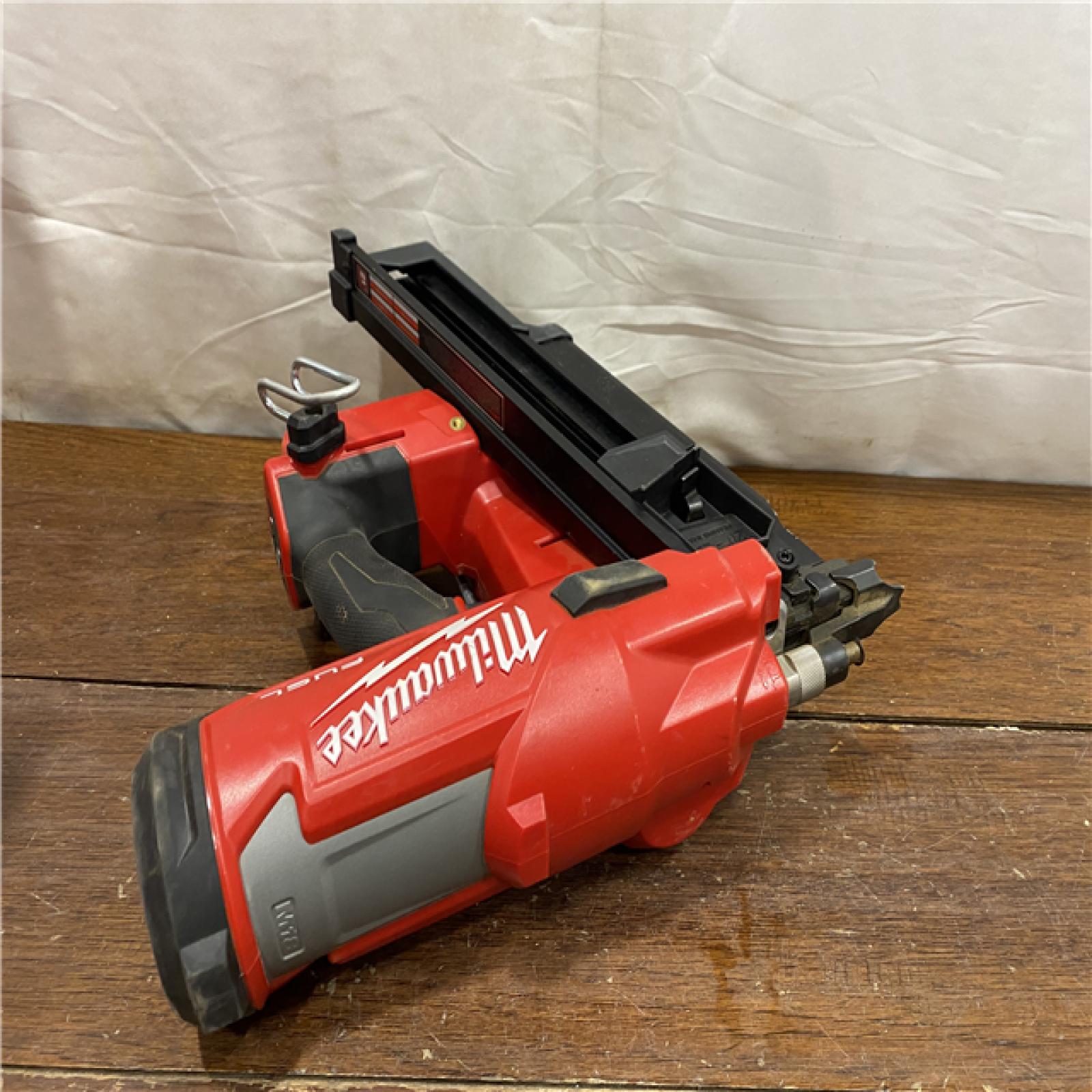 AS-IS Milwaukee 2744-20 M18 FUEL 3-1/2 in. 18-Volt 21-Degree Lithium-Ion Brushless Cordless Framing Nailer (Tool-Only)