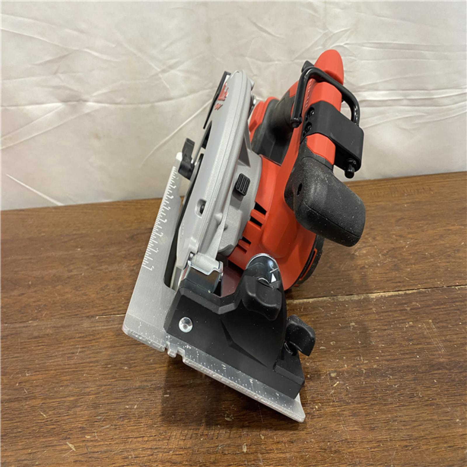 AS-IS Milwaukee M18 7-1/4  18V Brushless Circular Saw 2631-20 (Bare Tool)