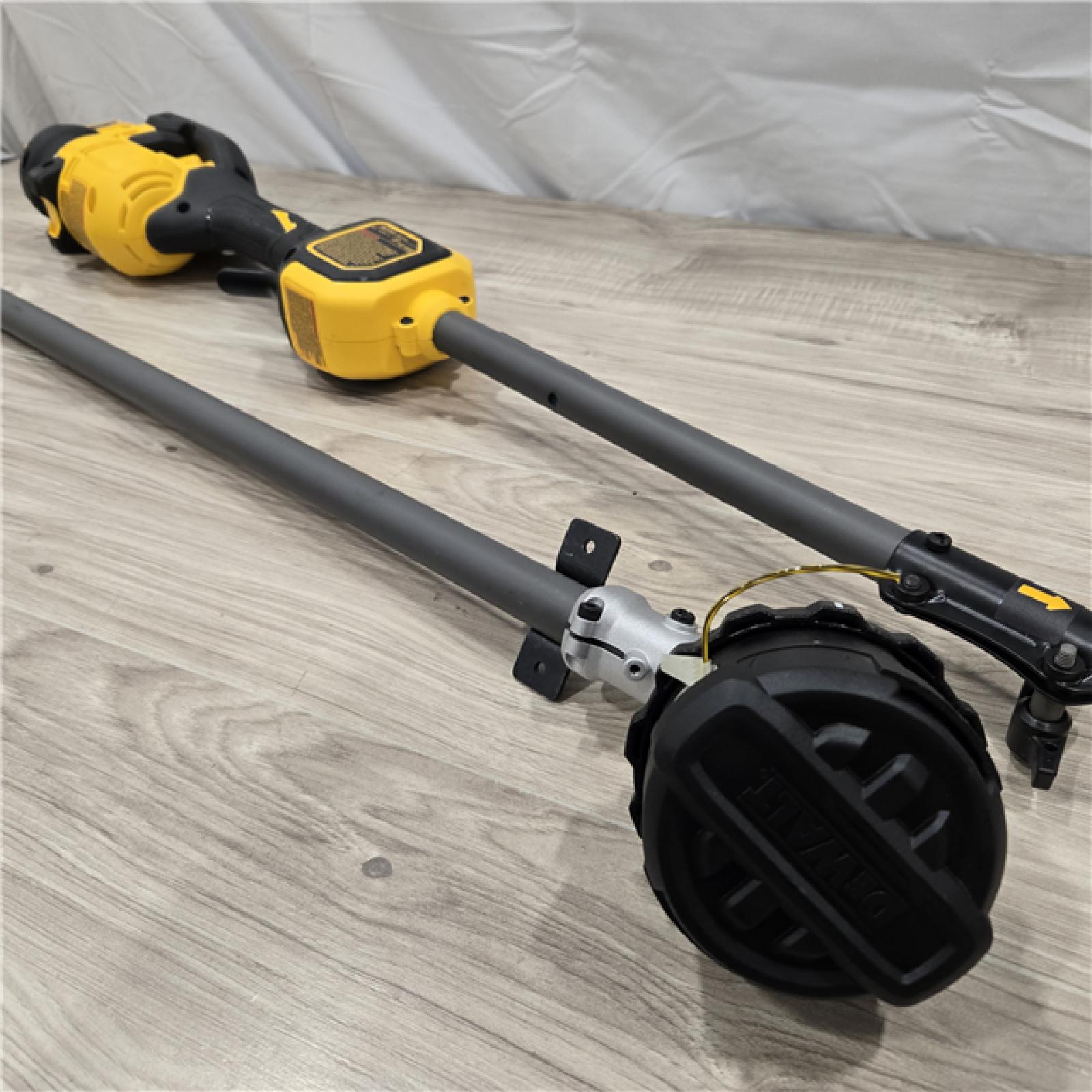 LIKE NEW! - DEWALT FLEXVOLT 60V MAX Cordless Trimmer Kit