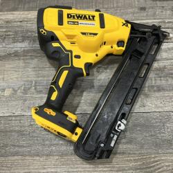 AS-IS DEWALT 20V MAX XR Lithium-Ion Cordless 2-1/2 in. 15-Gauge Finish Nailer Kit