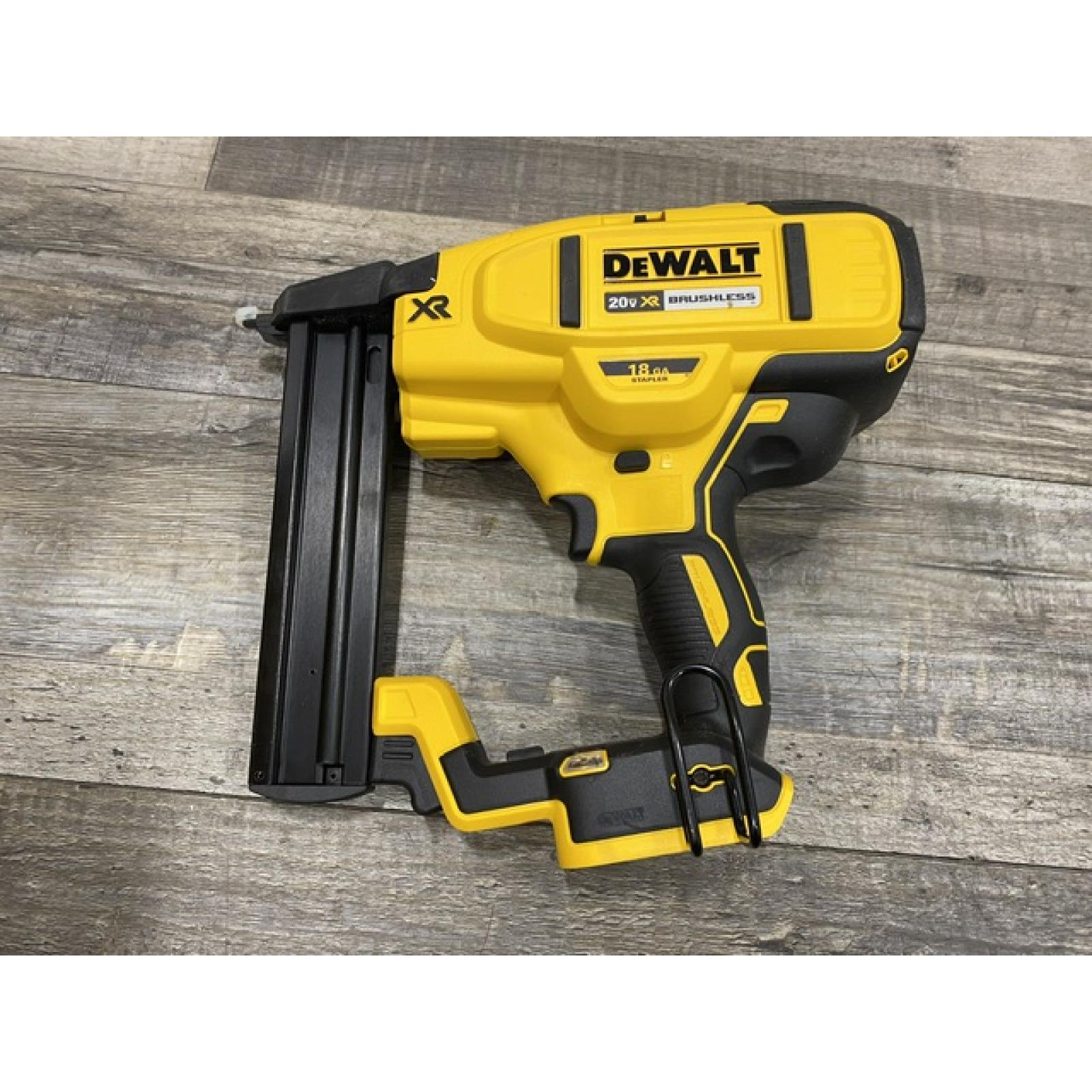 AS-IS DEWALT 20V MAX XR Lithium-Ion Cordless 18-Gauge Narrow Crown Stapler Kit