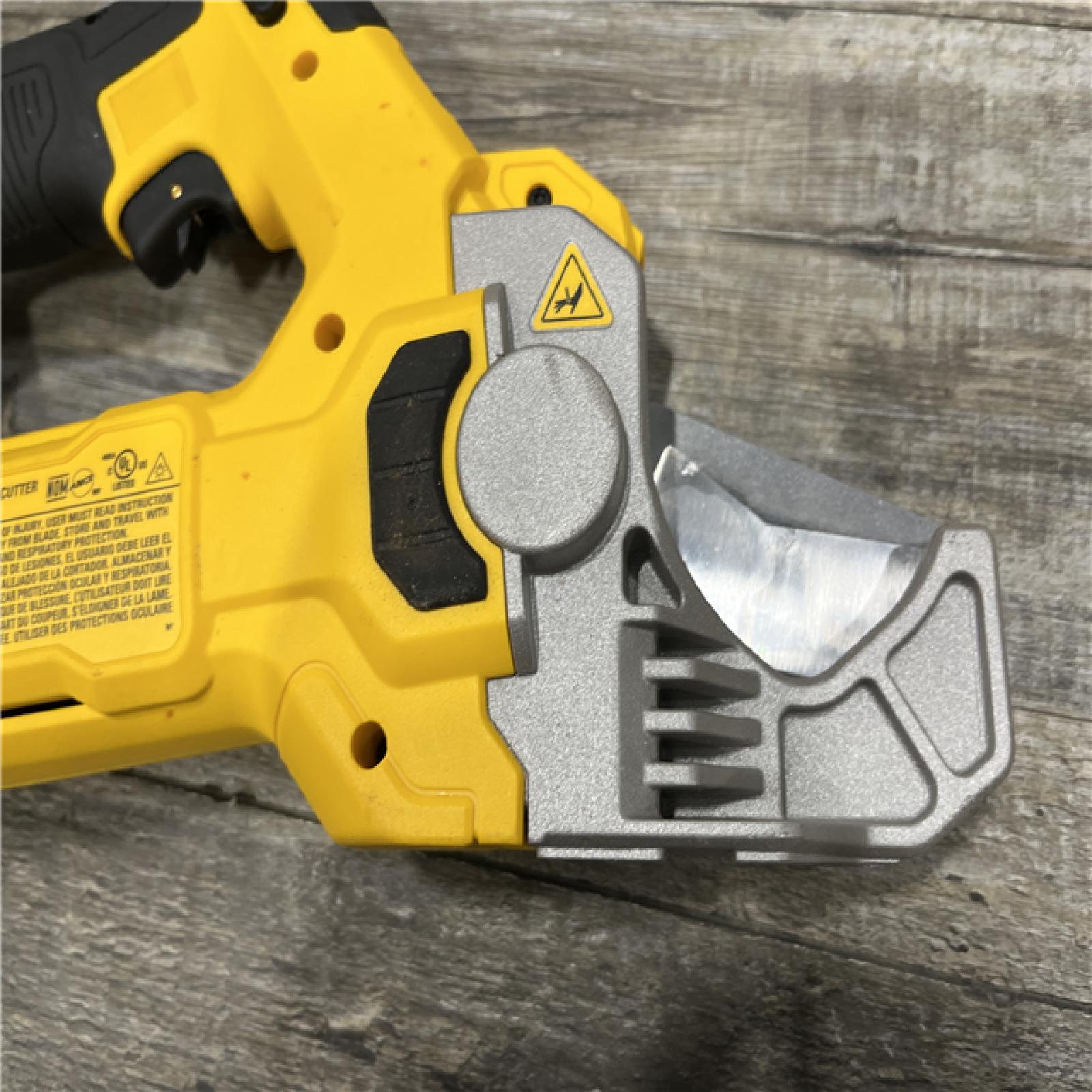 AS-IS DEWALT 20V MAX Cordless Plastic Tubing Cutter (Tool Only)