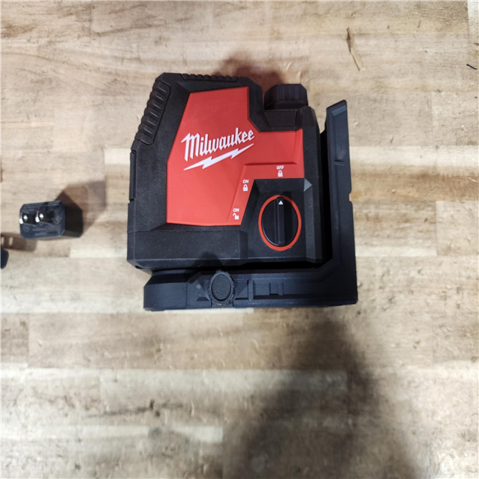 HOUSTON LOCATION - AS - IS Milwaukee 100 ft. REDLITHIUM Lithium-Ion USB Green Rechargeable Cross Line Laser Level with Charger