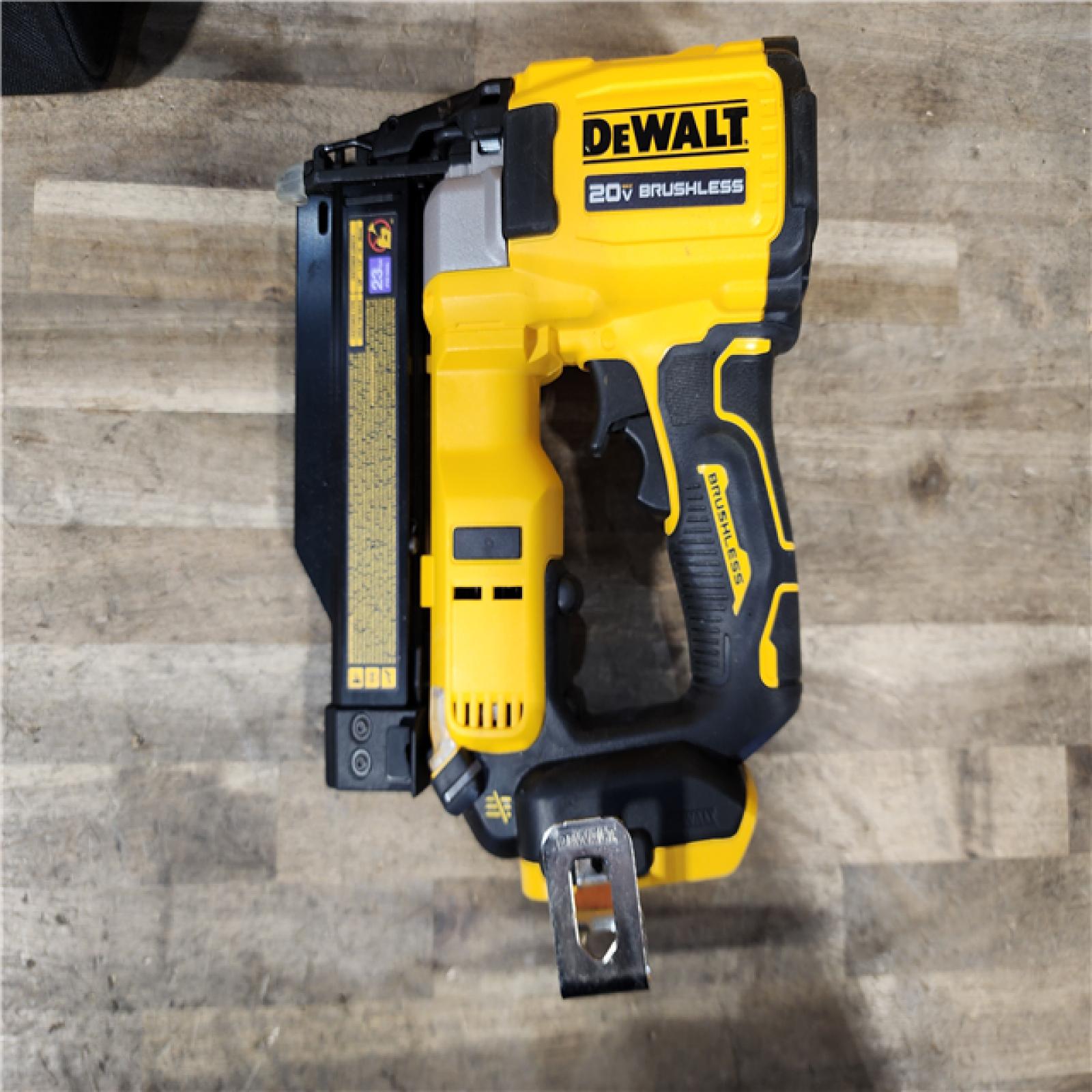 HOUSTON LOCATION - AS-IS DeWalt DCN623D1 20V MAX Atomic Compact Cordless Pin Nailer Kit