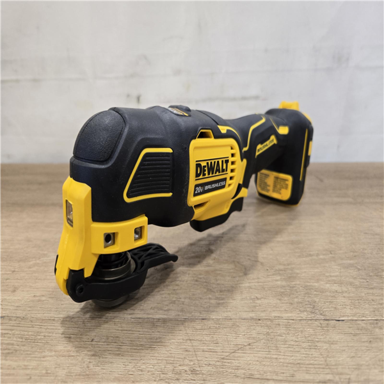 AS-IS DEWALT ATOMIC 20V MAX* Cordless Oscillating Multi Tool (Tool-Only)