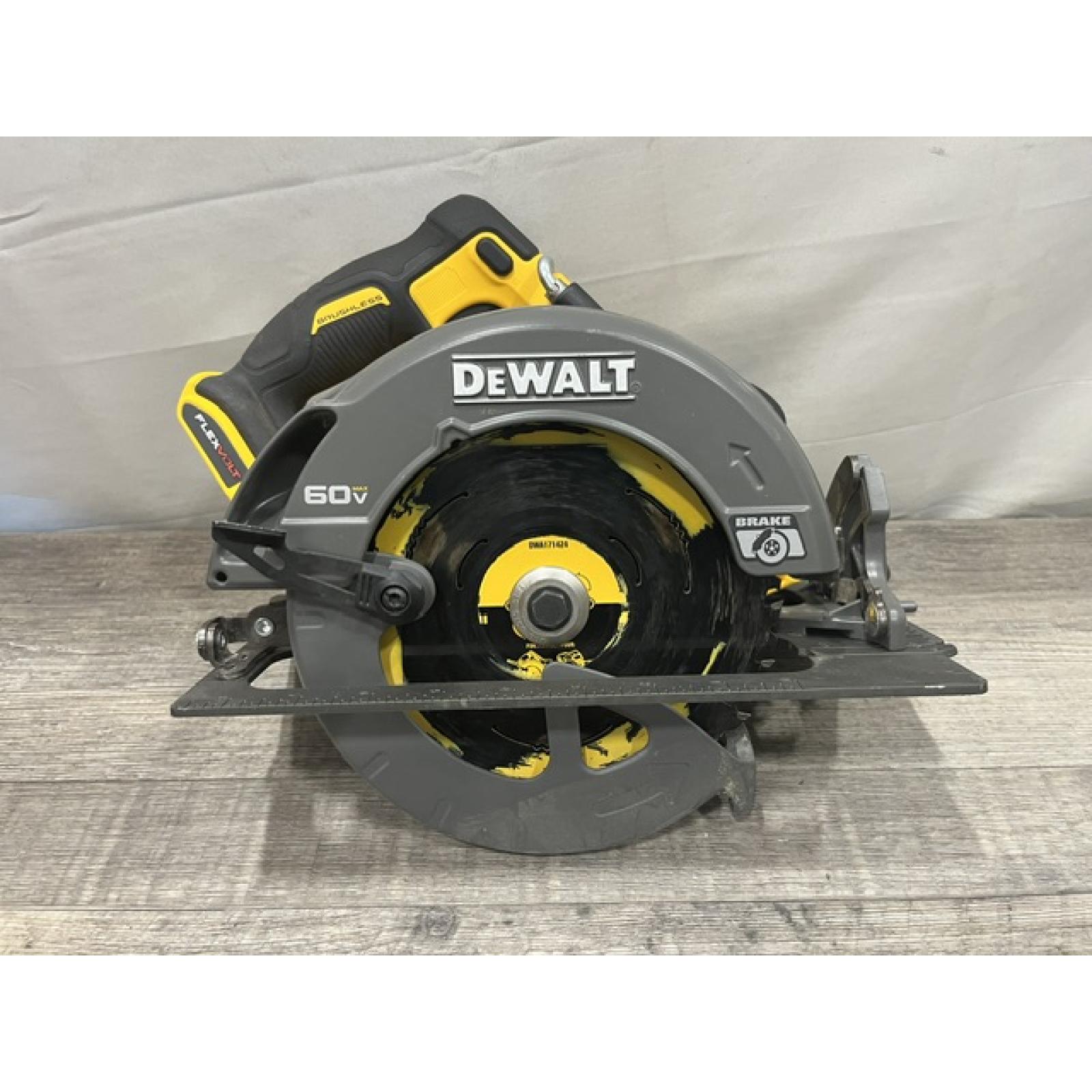 AS-IS DEWALT FLEXVOLT 60V MAX Cordless Brushless 7-1/4 in. Circular Saw with Brake (Tool Only)