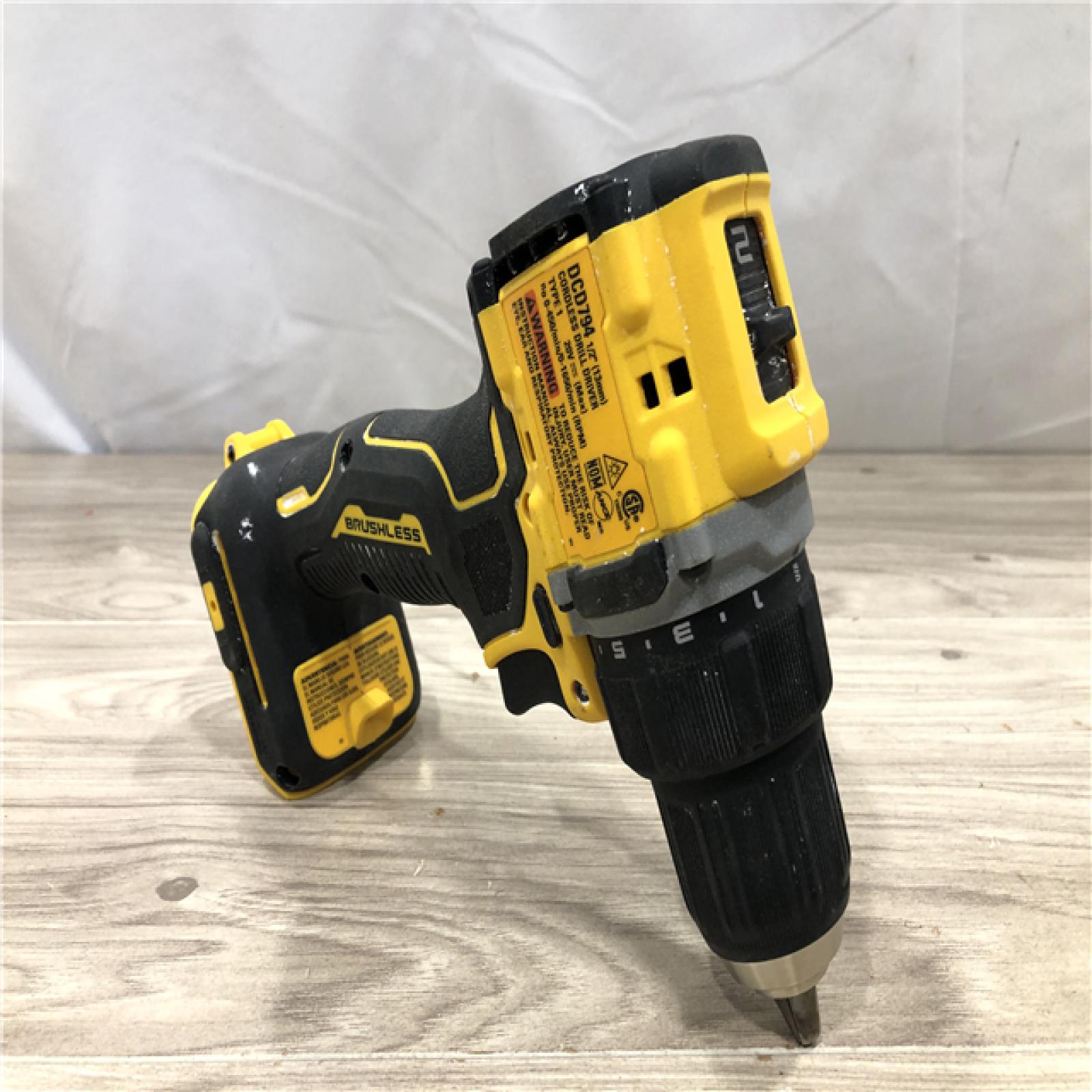 AS-IS DEWALT ATOMIC 20-Volt MAX Lithium-Ion Cordless Combo Kit