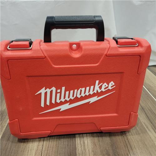 AS-IS Milwaukee-3522-21 Green Beam Laser Cross Line Plumb Point USB Rechargeable
