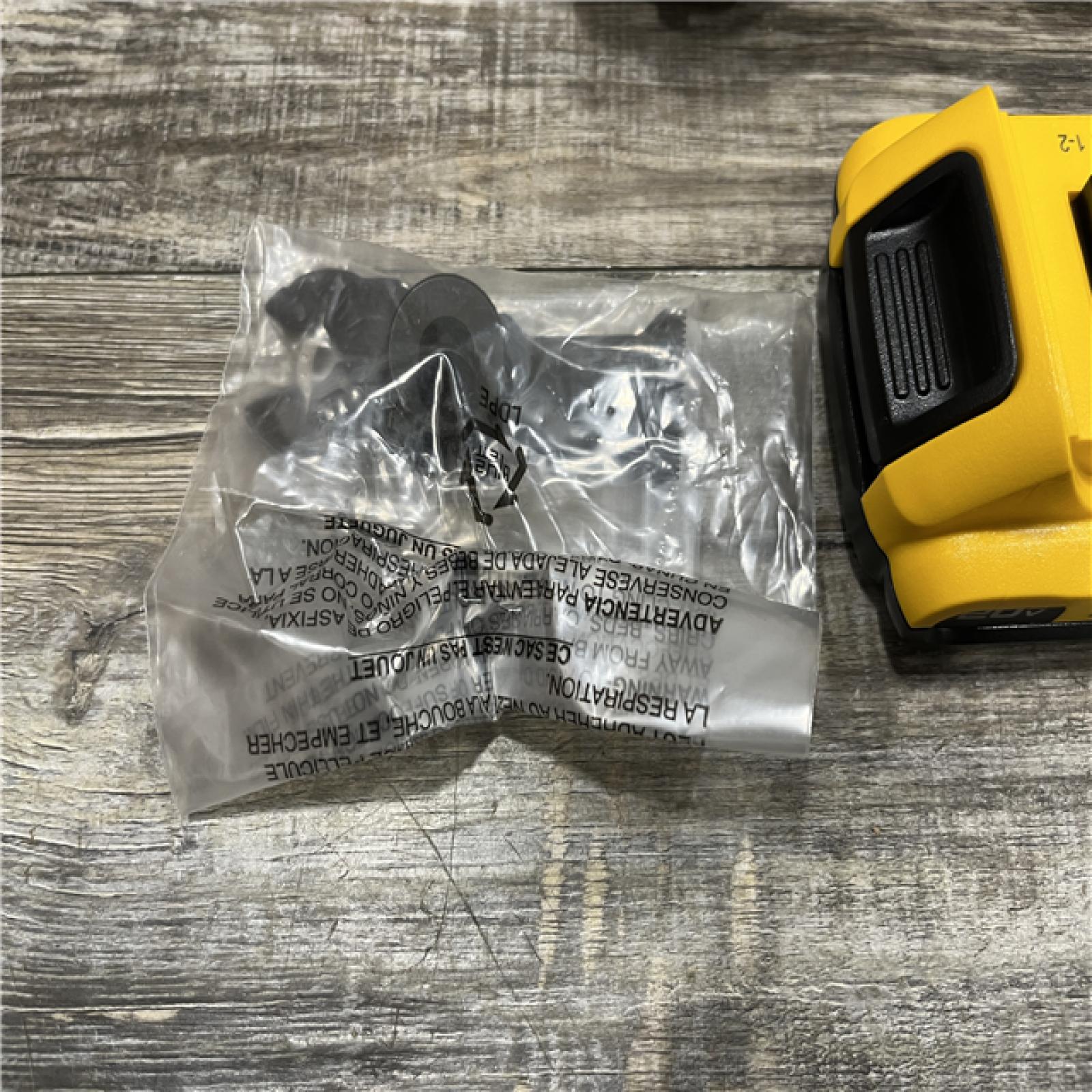 AS-IS DEWALT 20V MAX XR Cordless Brushless 3-Speed Oscillating Multi Tool Kit
