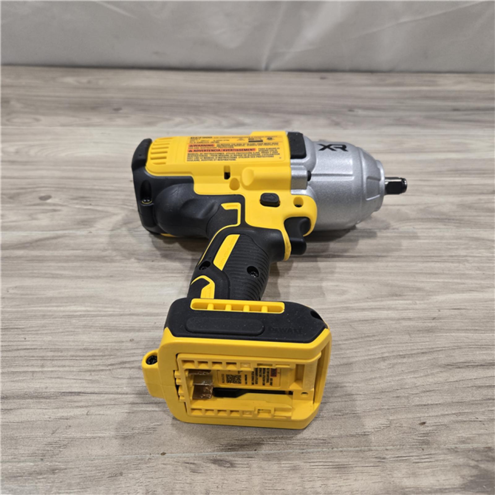 AS-IS Dewalt 20V MAX Lithium-Ion Cordless 1/2 in. Impact Wrench Kit