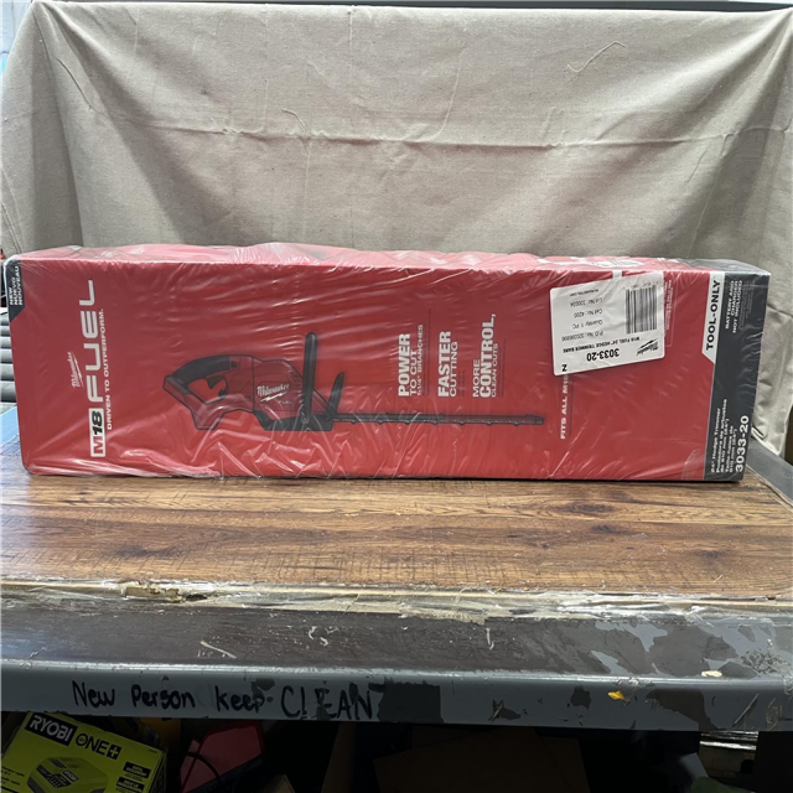 NEW MILWAUKEE M18 FUEL 18-Volt 24 in. Brushless Cordless Battery Powered Hedge Trimmer (Tool-Only)