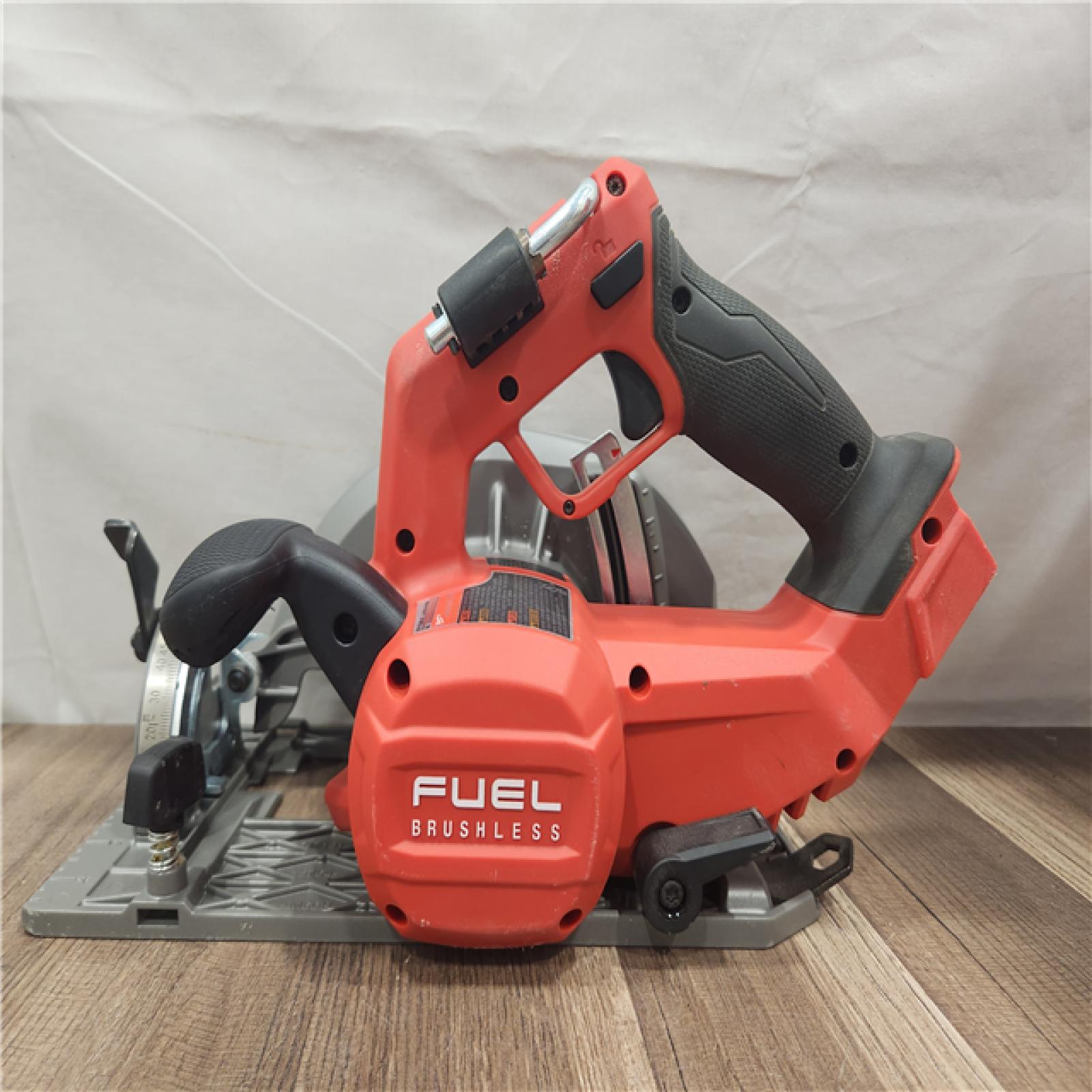 AS-IS- Milwaukee M18 FUEL 7-1/4 Inch Circular Saw (TOOL ONLY)