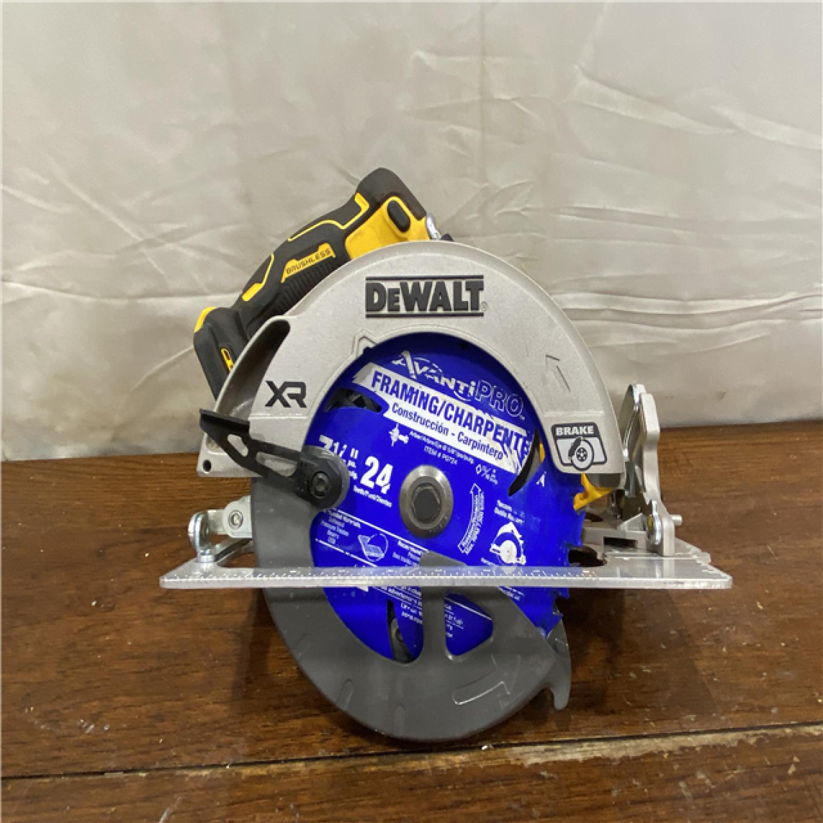 AS-IS DEWALT 20-Volt MAX 7-1/4 in. Cordless Circular Saw (Tool Only)