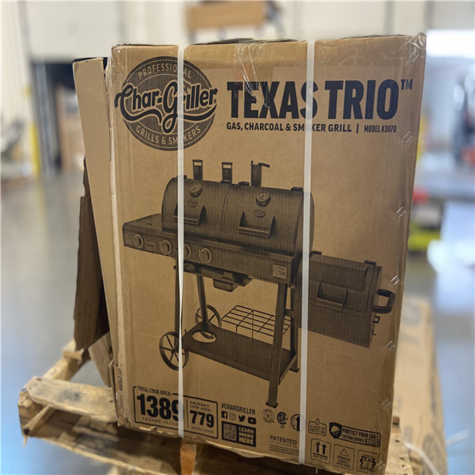 DALLAS LOCATION - Char-Griller Texas Trio 4-Burner Dual Fuel Grill with Smoker in Black