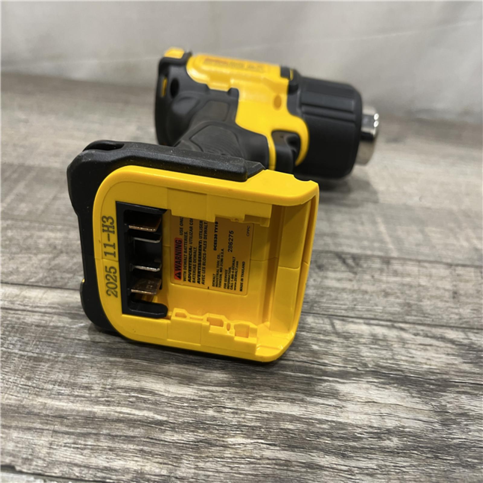 AS-IS DEWALT 20V MAX Cordless Compact Heat Gun with Flat and Hook Nozzle Attachments