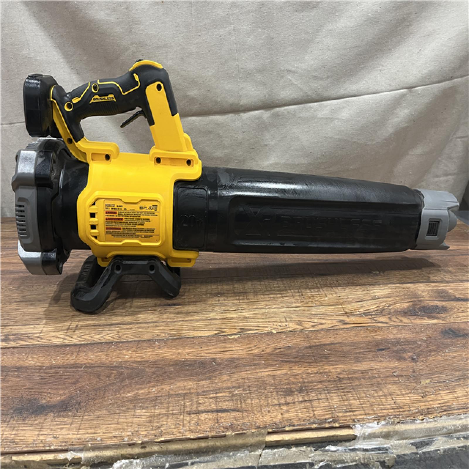 AS-IS DEWALT 20V MAX* XR Brushless Cordless Handheld Blower Kit