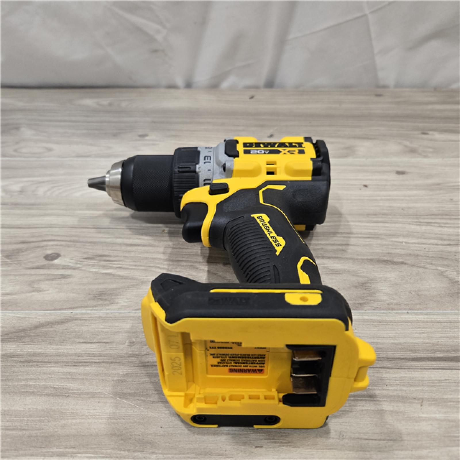 AS-IS DEWALT 20V MAX XR Brushless Cordless 1/2 Drill/Driver Kit