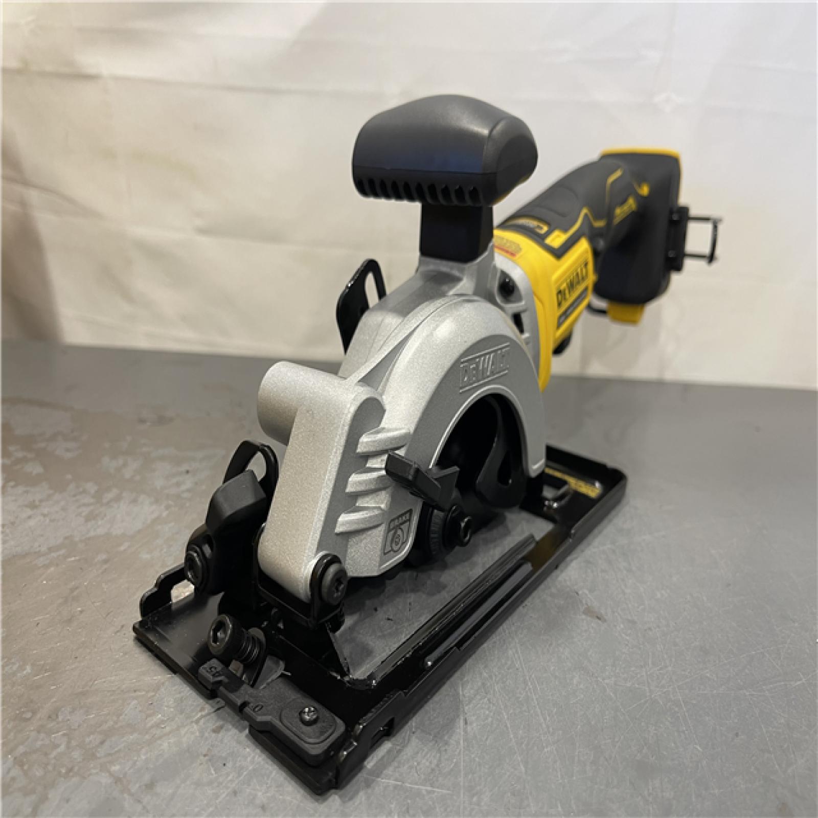 AS-IS - DEWALT ATOMIC 20V MAX Cordless Brushless 4-1/2 in. Circular Saw