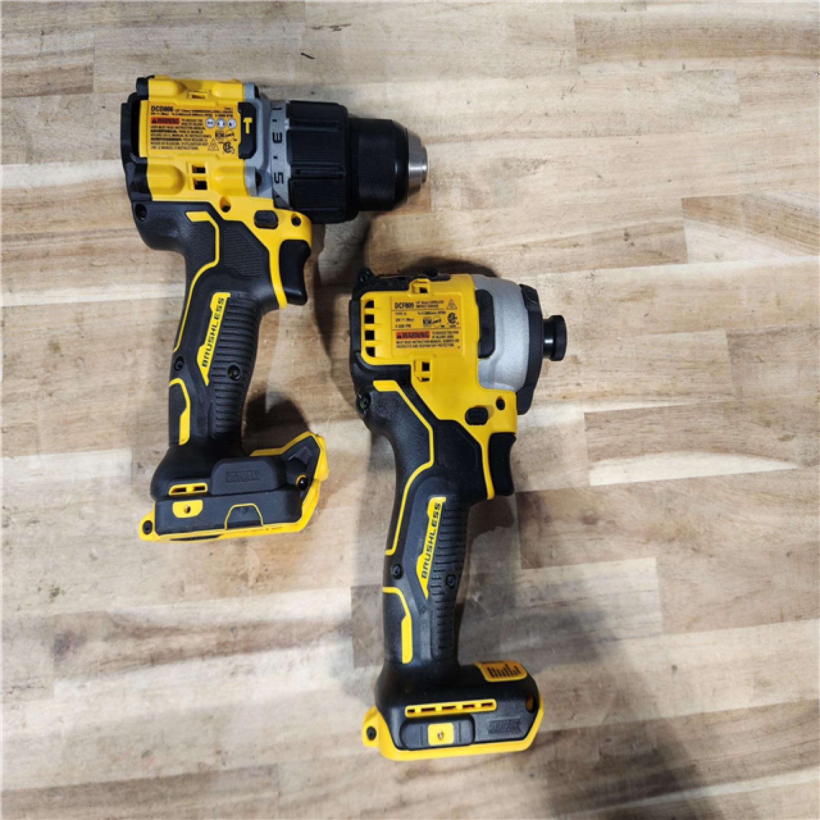 HOUSTON LOCATION - AS-IS DEWALT 2 TOOL COMBO KIT W/ (2) BATTERY & CHARGER