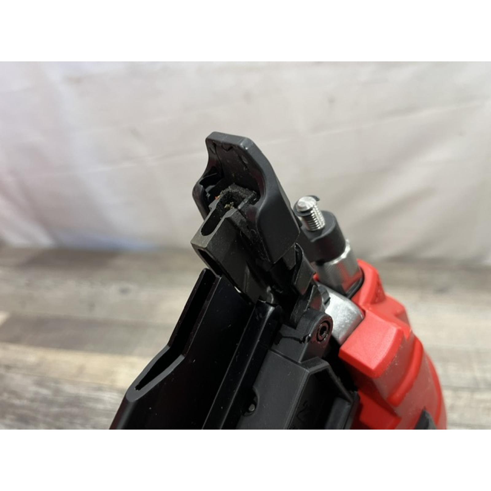 AS-IS Milwaukee FUEL 3-1/2 in 18V 21-Degree Lithium-Ion Brushless Cordless Nailer (Tool Only)