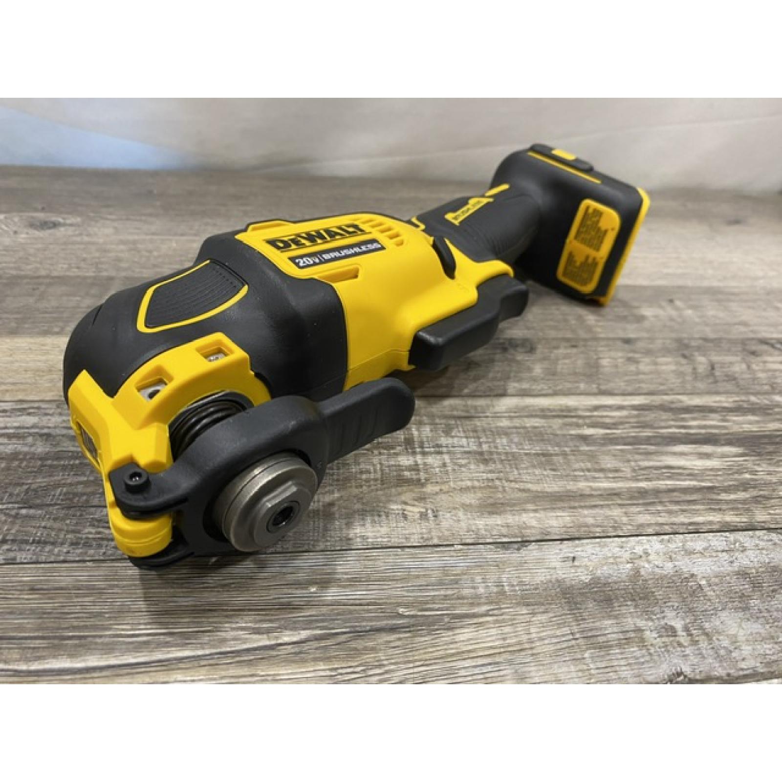 AS-IS DEWALT ATOMIC 20V MAX Cordless Brushless Oscillating Multi Tool (Tool Only)
