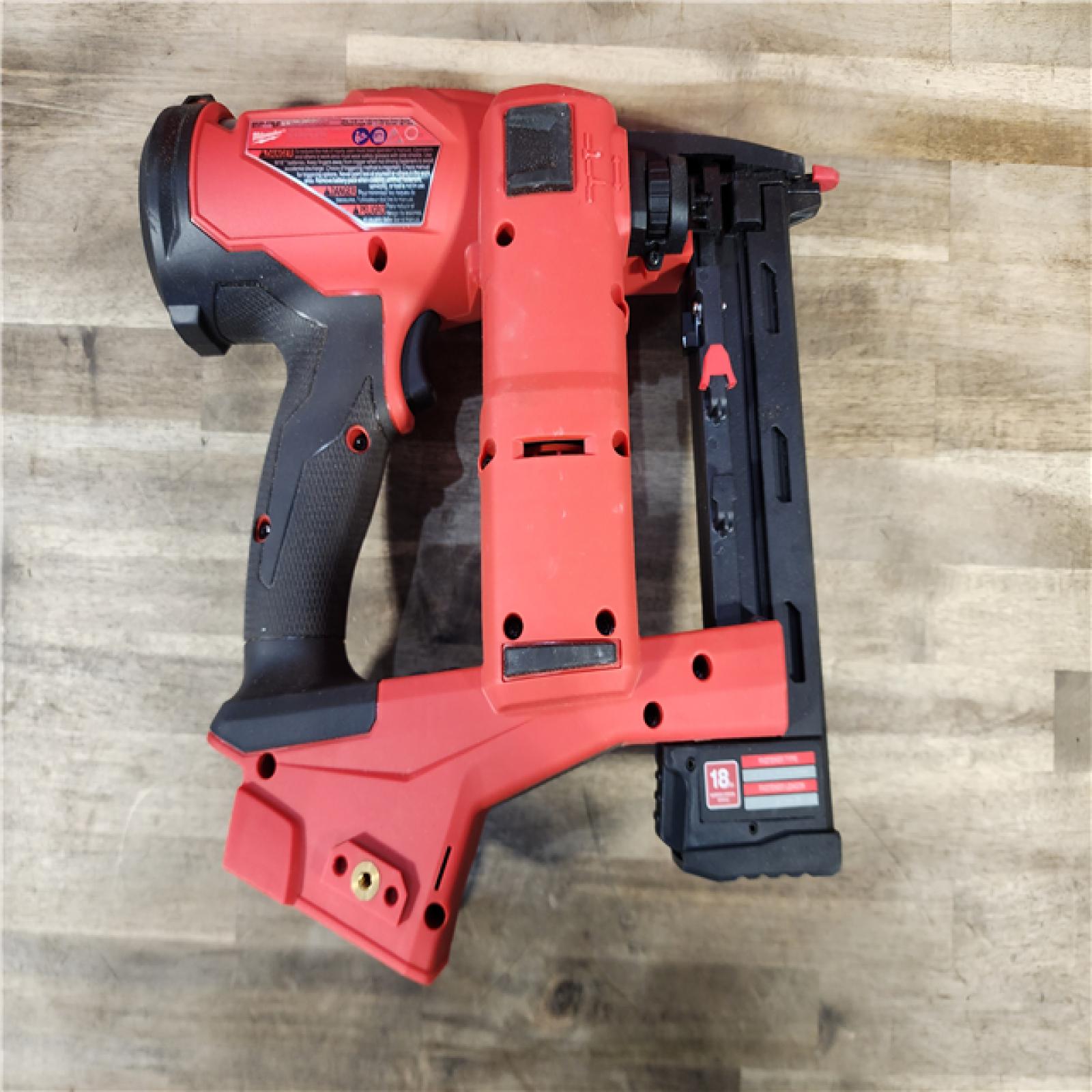 HOUSTON LOCATION - AS-IS MILWAUKEE M18 FUEL 18-Volt Lithium-Ion Brushless Cordless 18-Gauge 1/4 in. Narrow Crown Stapler (Tool-Only)