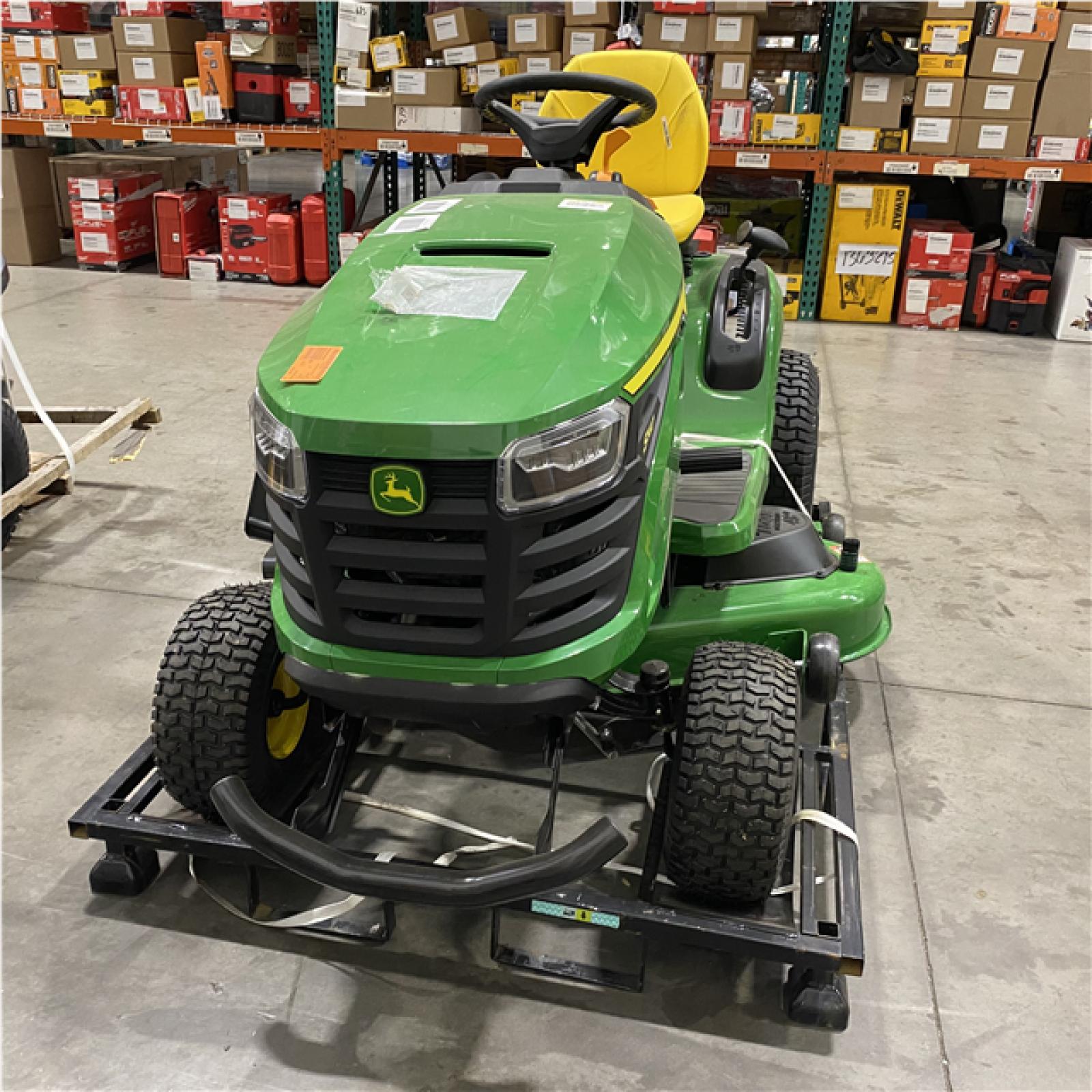 Dallas Location - As-Is John Deere S140 lawn tractor - Mowers