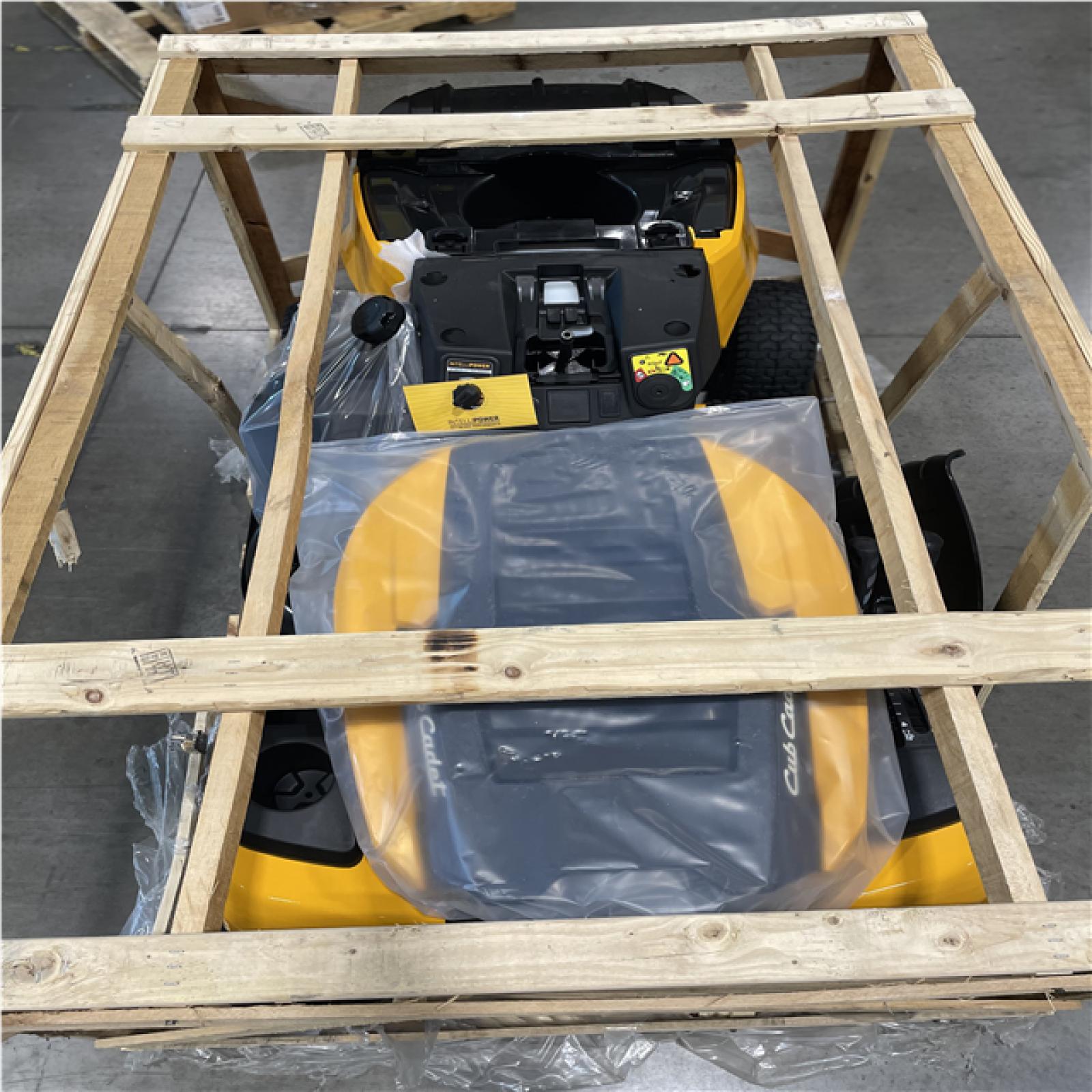 DALLAS LOCATION- Cub Cadet XT1 Enduro LT 42 in. 547cc Engine with Intelli Power Hydrostatic Drive Gas Riding Lawn Tractor