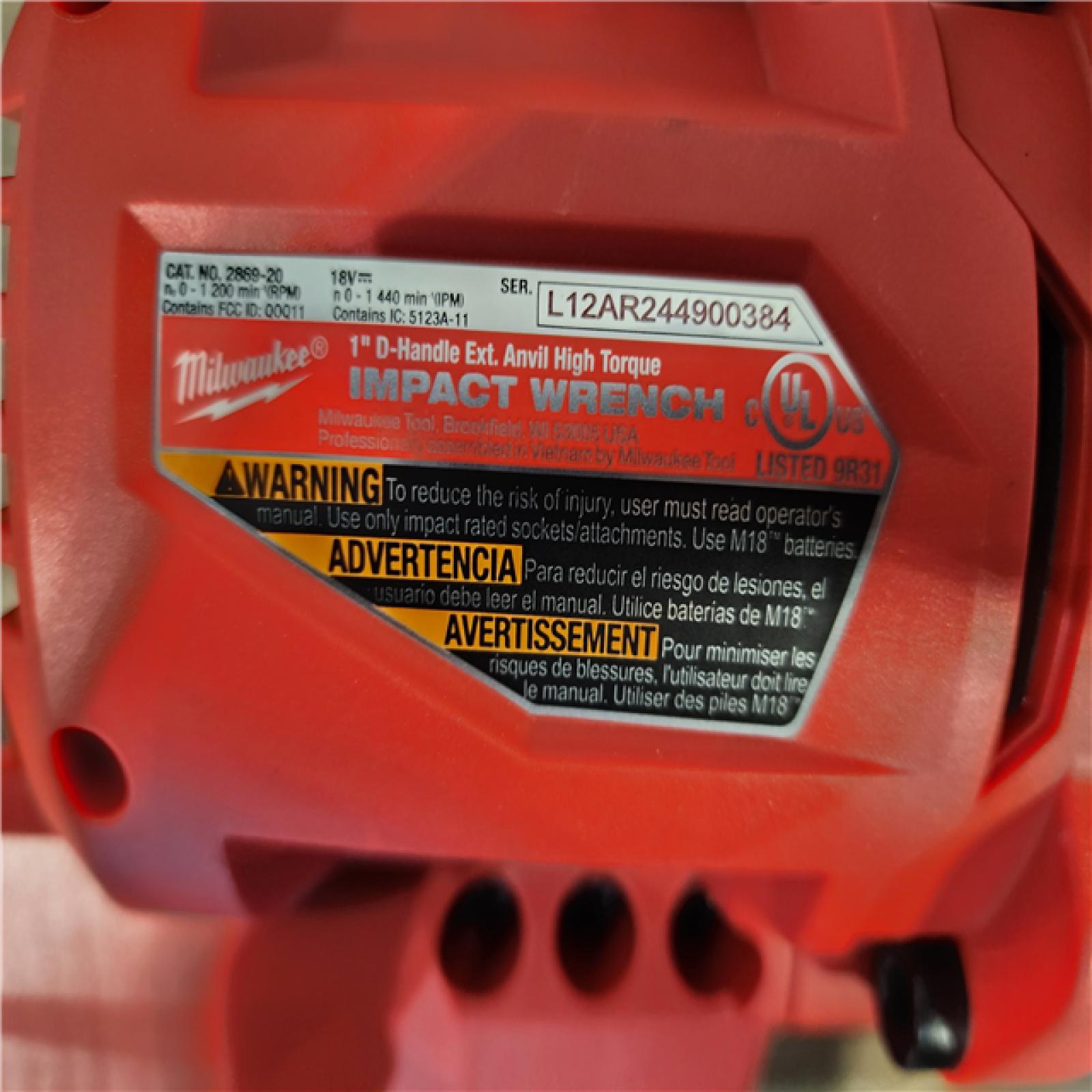 HOUSTON LOCATION - AS-IS (APPEARS LIKE NEW) Milwaukee 2869-20 M18 FUEL 18V Lithium-Ion Brushless Cordless 1 in. Impact Wrench Extended Reach D-Handle (Tool-Only)