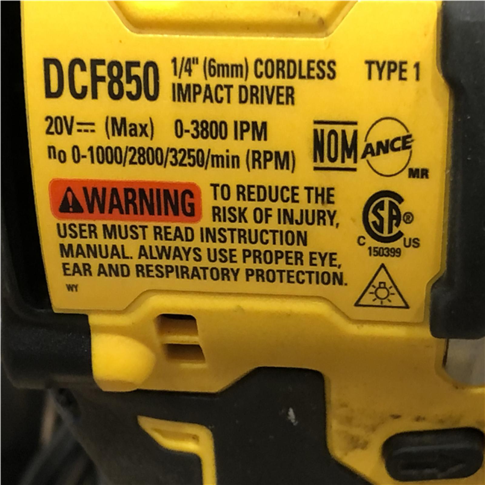 AS-IS DEWALT ATOMIC 20V MAX Lithium-Ion Cordless 1/4 in. Brushless Impact Driver Kit