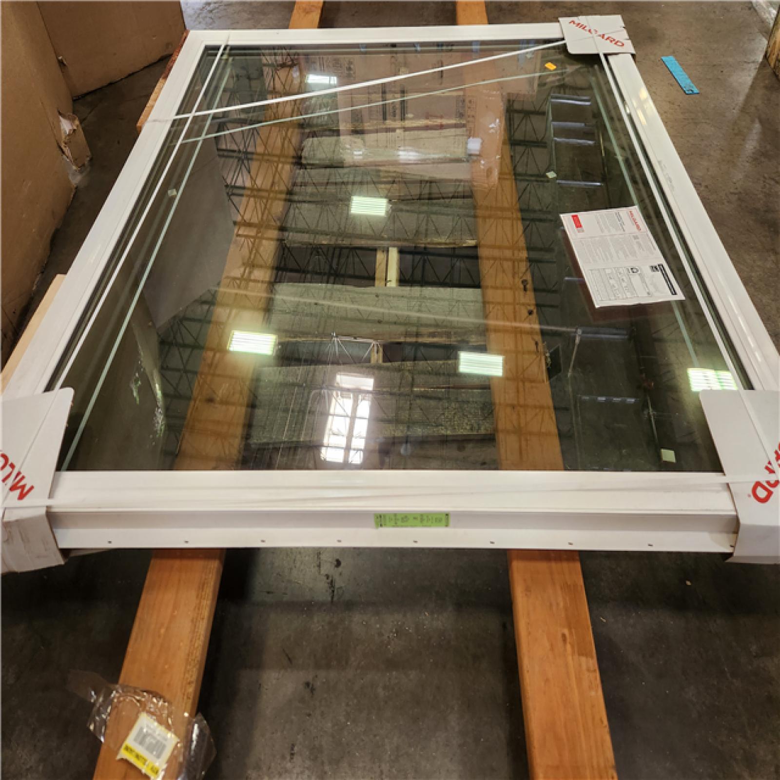 Phoenix LIKE NEW MILGARD Windows and Doors 6' x 6' Large Window