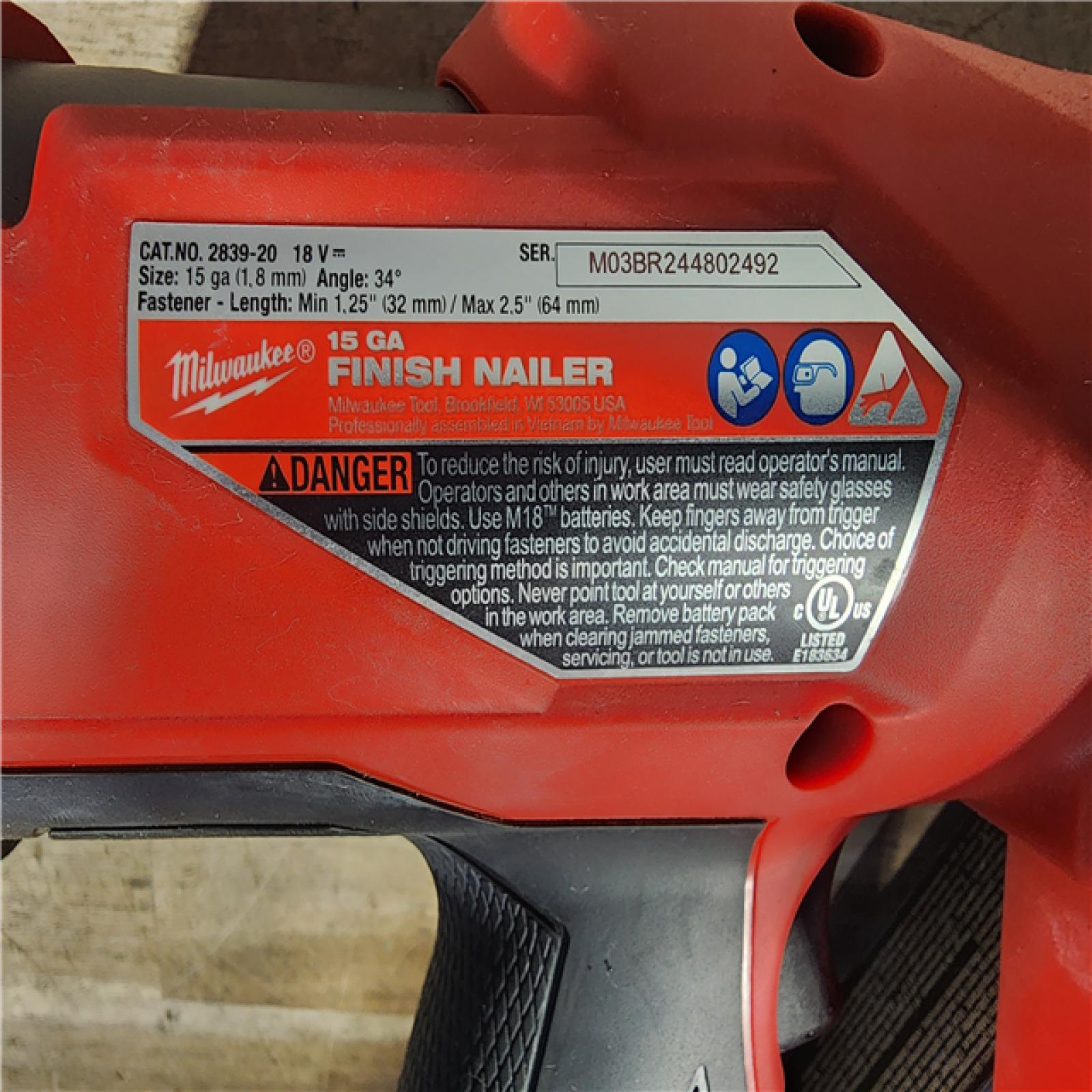 HOUSTON LOCATION - AS-IS Milwaukee 2839-20 M18 FUEL 15 Ga. 18 Volt Brushless Angled Finish Nailer (TOOL ONLY)