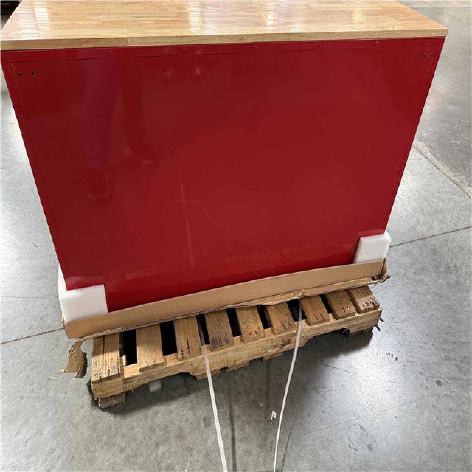 California AS-IS Husky 10-drawer Tool Chest: Appears in Excellent Condition