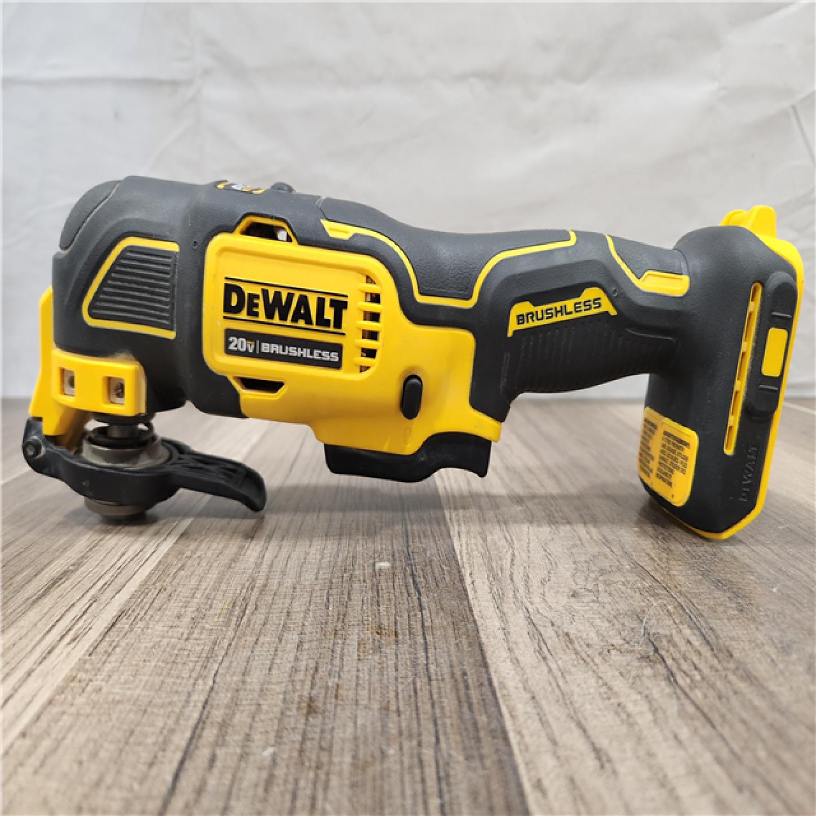 AS-IS- DEWALT ATOMIC 20V MAX Cordless Brushless Oscillating Multi Tool (Tool Only)