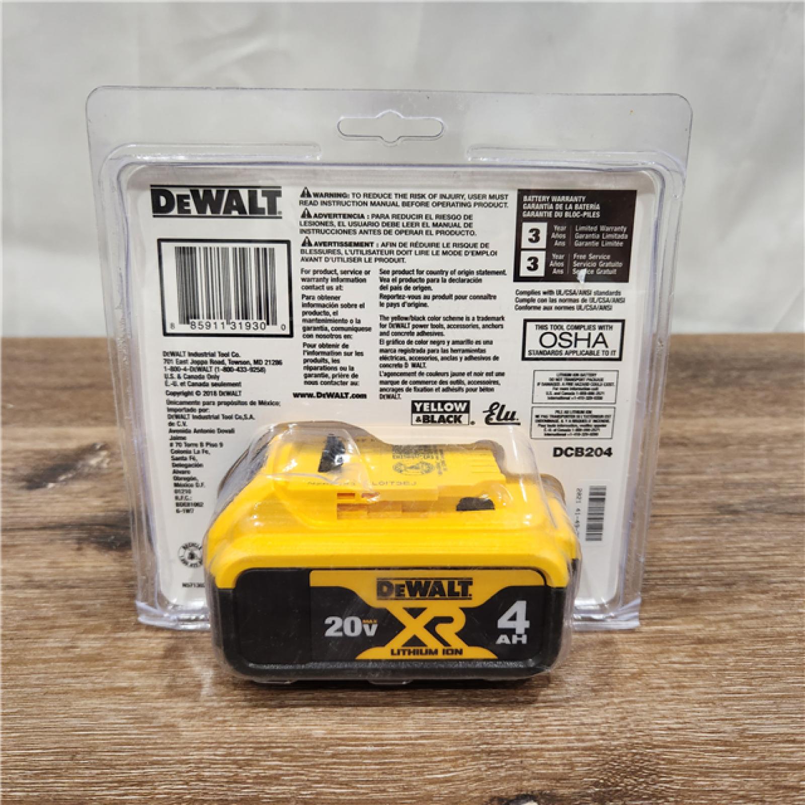 NEW!  DEWALT 20-Volt MAX XR Lithium-Ion Premium Battery Pack 4.0Ah