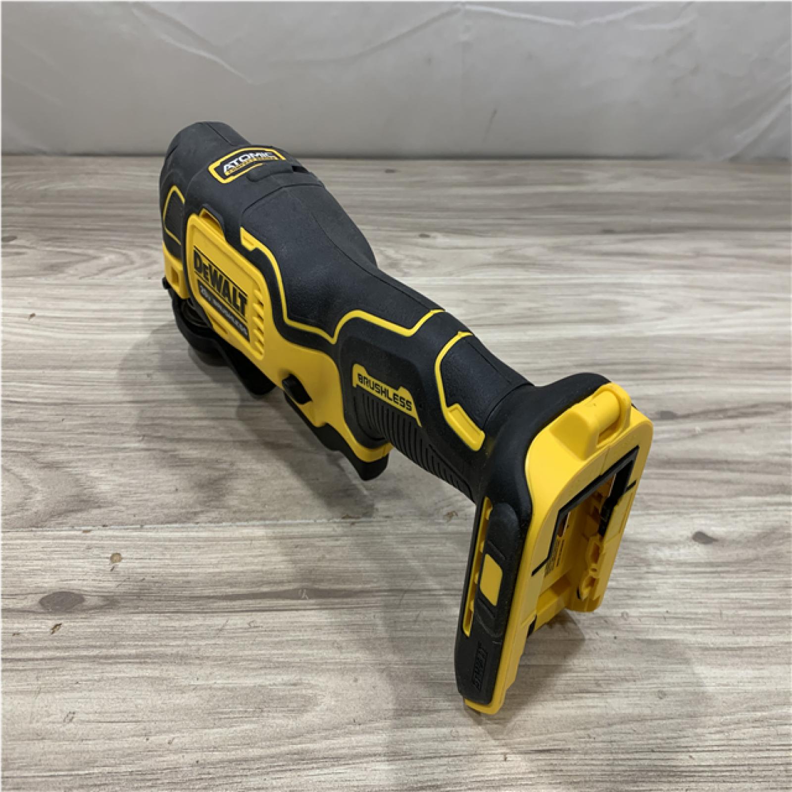AS-IS DEWALT ATOMIC 20V MAX* Cordless Oscillating Multi Tool (Tool-Only)