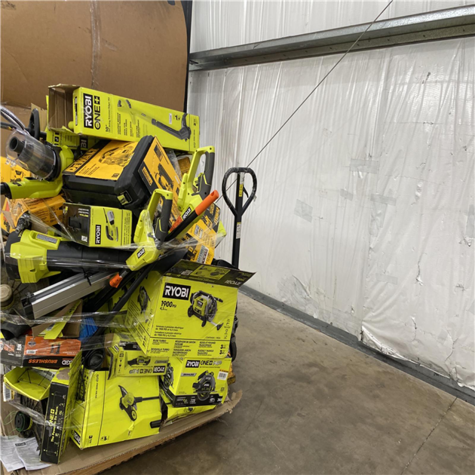 Houston Location AS IS - Tool Pallet