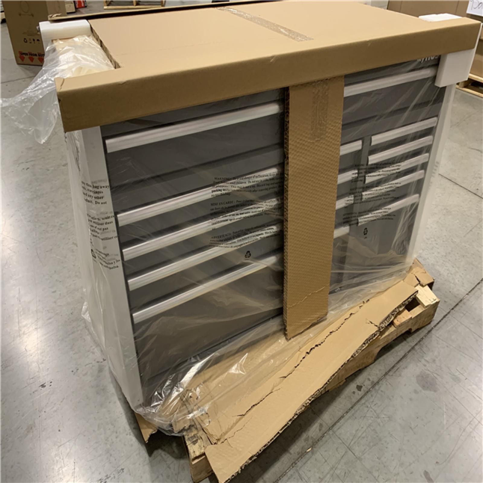 DALLAS LOCATION -AS-IS  HUSKY 52IN 10 DRAWER WORKBENCH - GLOSS GRAY